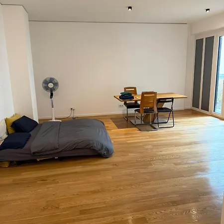 1 Bedroom Flat In Apartment München